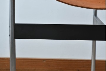 アメリカビンテージ　LAVERNE INTERNATIONAL社　3LCモデル　Tチェア　本革(レザー)　置いてあるだけで絵になるラウンジチェア　(R-079278)