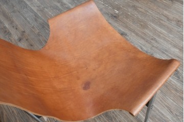 アメリカビンテージ　LAVERNE INTERNATIONAL社　3LCモデル　Tチェア　本革(レザー)　置いてあるだけで絵になるラウンジチェア　(R-079278)