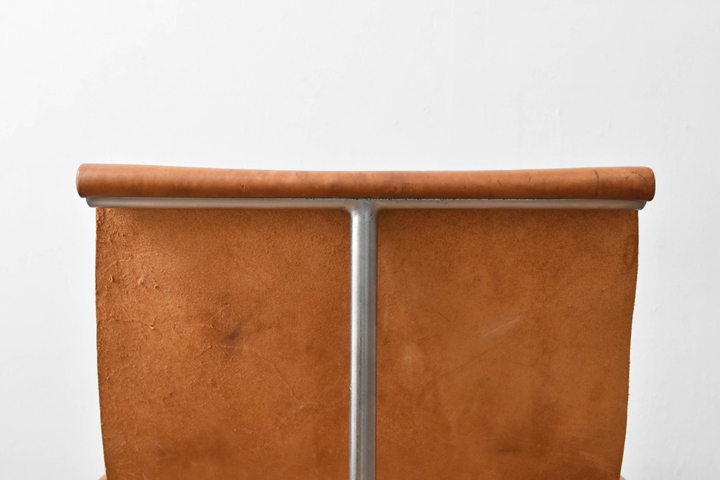 アメリカビンテージ　LAVERNE INTERNATIONAL社　3LCモデル　Tチェア　本革(レザー)　置いてあるだけで絵になるラウンジチェア　(R-079278)