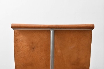 アメリカビンテージ　LAVERNE INTERNATIONAL社　3LCモデル　Tチェア　本革(レザー)　置いてあるだけで絵になるラウンジチェア　(R-079278)