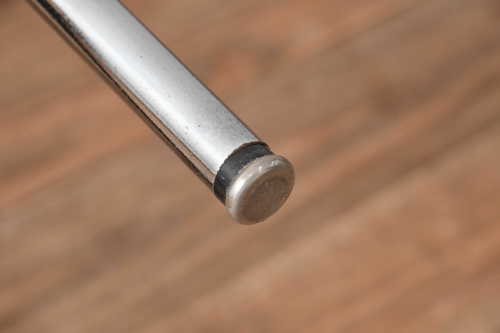 アメリカビンテージ　LAVERNE INTERNATIONAL社　3LCモデル　Tチェア　本革(レザー)　置いてあるだけで絵になるラウンジチェア　(R-079278)