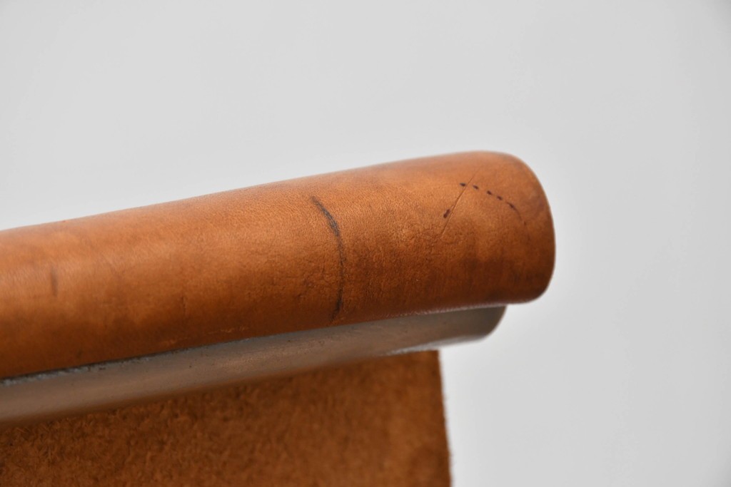 アメリカビンテージ　LAVERNE INTERNATIONAL社　3LCモデル　Tチェア　本革(レザー)　置いてあるだけで絵になるラウンジチェア　(R-079278)