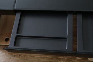 中古　美品　イタリア製　IDC大塚家具取り扱い　POLTRONA FRAU(ポルトローナ・フラウ)　Massimo Vignelli(マッシモ・ヴィネッリ)デザイン　本革(レザー)の醸し出す高級感と都会的なデザインがおしゃれなエグゼクティブデスク(片袖机、片袖デスク、ワークデスク、L字デスク、事務机、作業台、ワークテーブル、在宅用、在宅ワーク用)(R-079280)