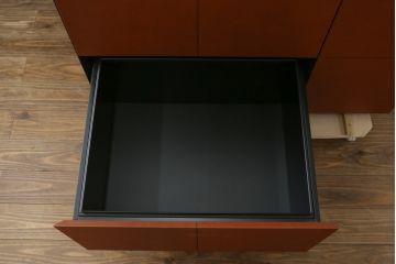 中古　美品　イタリア製　IDC大塚家具取り扱い　POLTRONA FRAU(ポルトローナ・フラウ)　Massimo Vignelli(マッシモ・ヴィネッリ)デザイン　本革(レザー)の醸し出す高級感と都会的なデザインがおしゃれなエグゼクティブデスク(片袖机、片袖デスク、ワークデスク、L字デスク、事務机、作業台、ワークテーブル、在宅用、在宅ワーク用)(R-079280)