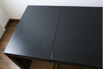 中古　美品　イタリア製　IDC大塚家具取り扱い　POLTRONA FRAU(ポルトローナ・フラウ)　Massimo Vignelli(マッシモ・ヴィネッリ)デザイン　本革(レザー)の醸し出す高級感と都会的なデザインがおしゃれなエグゼクティブデスク(片袖机、片袖デスク、ワークデスク、L字デスク、事務机、作業台、ワークテーブル、在宅用、在宅ワーク用)(R-079280)