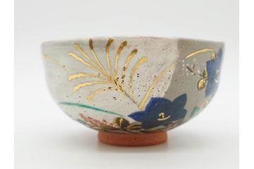 永楽善五郎　乾山写月秋草　4.3寸　美しい絵付けに品格を感じる茶碗(花、植物、風景、金彩、京焼、裏印、抹茶碗、茶道具、茶器、和食器、鵬雲斎書付き、四寸三分、共箱付き)(R-079305)