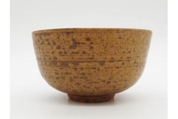 伊藤陶山　いらほ　4.1寸　侘び寂びを感じる茶碗(伊羅保、いらぼ、裏印、抹茶碗、茶道具、茶器、和食器、四寸一分、共箱付き、共布付き)(R-079306)