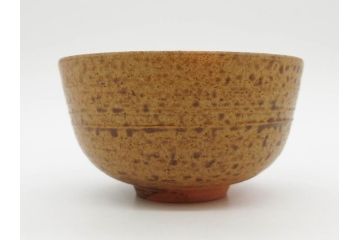 伊藤陶山　いらほ　4.1寸　侘び寂びを感じる茶碗(伊羅保、いらぼ、裏印、抹茶碗、茶道具、茶器、和食器、四寸一分、共箱付き、共布付き)(R-079306)