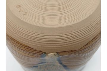 十四代 亀井味楽　味わい深い高取水指(水差、雲屯、水器、茶器、茶道具、茶陶、蝋色塗蓋補、鈴木表朔、鵬雲斎書付き、裏印、共箱付き)(R-079310)