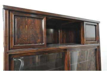 和製ビンテージ　未使用　展示品　シャム柿(ジリコテ)材　奥深く味のある色合いが目を惹く茶箪笥j(収納棚、戸棚、キャビネット、ヴィンテージ)(R-079316)
