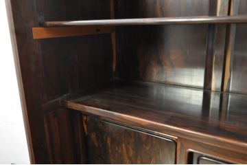 和製ビンテージ　未使用　展示品　シャム柿(ジリコテ)材　奥深く味のある色合いが目を惹く茶箪笥j(収納棚、戸棚、キャビネット、ヴィンテージ)(R-079316)
