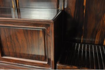 和製ビンテージ　未使用　展示品　シャム柿(ジリコテ)材　奥深く味のある色合いが目を惹く茶箪笥j(収納棚、戸棚、キャビネット、ヴィンテージ)(R-079316)