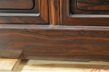 和製ビンテージ　未使用　展示品　シャム柿(ジリコテ)材　奥深く味のある色合いが目を惹く茶箪笥j(収納棚、戸棚、キャビネット、ヴィンテージ)(R-079316)