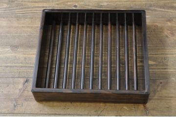 和製ビンテージ　未使用　展示品　シャム柿(ジリコテ)材　奥深く味のある色合いが目を惹く茶箪笥j(収納棚、戸棚、キャビネット、ヴィンテージ)(R-079316)
