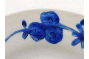 正木春蔵　九谷焼　染付　約14cm　4.6寸　奥ゆかしさを感じる中皿(蟹、カニ、花、和皿、和食器、なます皿、裏印、四寸六分)(R-079318)