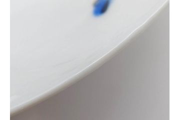 正木春蔵　九谷焼　染付　約14cm　4.6寸　奥ゆかしさを感じる中皿(蟹、カニ、花、和皿、和食器、なます皿、裏印、四寸六分)(R-079318)