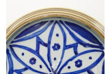 正木春蔵　九谷焼　呉須色絵　染付　約22cm　7.1寸　鮮やかに絵付けされた可愛らしい蓋物(向日葵、ひまわり、花、植物、大平、深鉢、和皿、和食器、七寸一分、裏印、外箱付き)(R-079320)