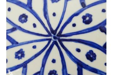 正木春蔵　九谷焼　呉須色絵　染付　約22cm　7.1寸　鮮やかに絵付けされた可愛らしい蓋物(向日葵、ひまわり、花、植物、大平、深鉢、和皿、和食器、七寸一分、裏印、外箱付き)(R-079320)