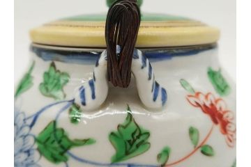 正木春蔵　九谷焼　呉須色絵　染付　穏やかなひとときを演出する急須(菊、花、植物、和食器、水注、茶道具、茶器、水指、水差、裏印)(R-079321)