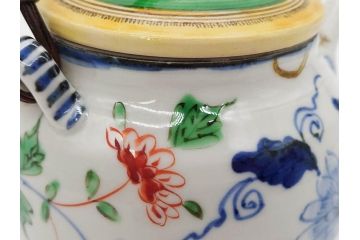 正木春蔵　九谷焼　呉須色絵　染付　穏やかなひとときを演出する急須(菊、花、植物、和食器、水注、茶道具、茶器、水指、水差、裏印)(R-079321)
