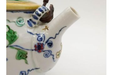 正木春蔵　九谷焼　呉須色絵　染付　穏やかなひとときを演出する急須(菊、花、植物、和食器、水注、茶道具、茶器、水指、水差、裏印)(R-079321)