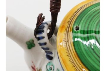 正木春蔵　九谷焼　呉須色絵　染付　穏やかなひとときを演出する急須(菊、花、植物、和食器、水注、茶道具、茶器、水指、水差、裏印)(R-079321)