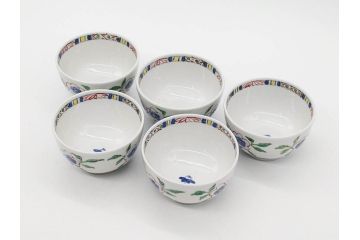正木春蔵　九谷焼　呉須色絵　染付　温かみを感じる緻密な絵付けが魅力の湯呑み5客セット(花、植物、煎茶、ぐい呑み、湯のみ、和食器、裏印)(R-079323)