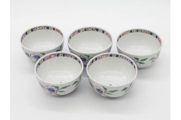 正木春蔵　九谷焼　呉須色絵　染付　温かみを感じる緻密な絵付けが魅力の湯呑み5客セット(花、植物、煎茶、ぐい呑み、湯のみ、和食器、裏印)(R-079323)