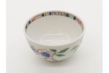 正木春蔵　九谷焼　呉須色絵　染付　温かみを感じる緻密な絵付けが魅力の湯呑み5客セット(花、植物、煎茶、ぐい呑み、湯のみ、和食器、裏印)(R-079323)