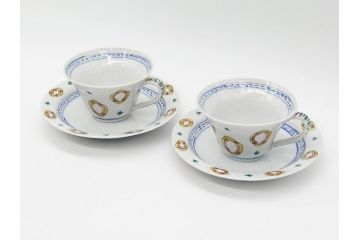 正木春蔵　九谷焼　呉須色絵　染付　愛らしいデザインが魅力のカップ&ソーサー2客セット(花、フラワー、植物、C&S、碗皿、洋食器、裏印)(R-079324)