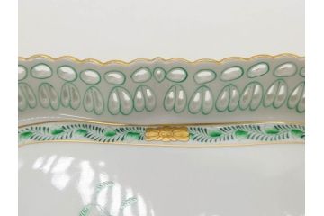 ヘレンド　ハンガリー　HEREND HVNGARY　アポニー・グリーン　オープンワーク　落ち着いた雰囲気のエレガントなプレート(トレイ、トレー、角皿、透かし、四角、スクエア、変形皿、レース、洋食器)(R-079326)