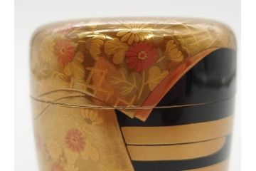 博友作　輪島塗　優美で豪華な棗(菊、花、雲模様、蒔絵、漆器、木製、茶入れ、茶筒、茶道具、茶器、共箱付き)(R-079327)
