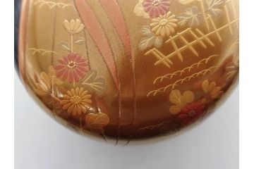博友作　輪島塗　優美で豪華な棗(菊、花、雲模様、蒔絵、漆器、木製、茶入れ、茶筒、茶道具、茶器、共箱付き)(R-079327)