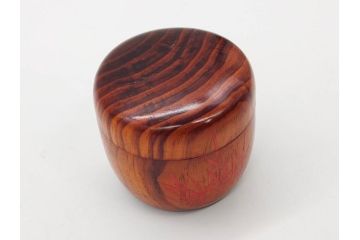 今日主　芦ノ絵　木目が美しい松棗(花押、木製、茶入れ、茶筒、茶道具、茶器、共箱付き)(R-079429)