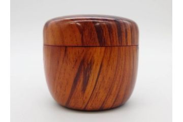 今日主　芦ノ絵　木目が美しい松棗(花押、木製、茶入れ、茶筒、茶道具、茶器、共箱付き)(R-079429)