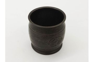 金岡宗幸　砂張(サハリ)　七宝模様がアクセントの重厚感ある蓋置(花押、茶道具、煎茶道具、茶器、鵬雲斎書付き、共布付き、共箱付き)(R-079430)