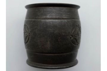 金岡宗幸　砂張(サハリ)　七宝模様がアクセントの重厚感ある蓋置(花押、茶道具、煎茶道具、茶器、鵬雲斎書付き、共布付き、共箱付き)(R-079430)