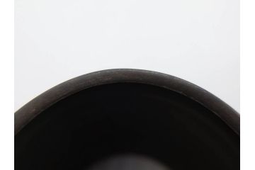 金岡宗幸　砂張(サハリ)　七宝模様がアクセントの重厚感ある蓋置(花押、茶道具、煎茶道具、茶器、鵬雲斎書付き、共布付き、共箱付き)(R-079430)