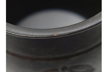 金岡宗幸　砂張(サハリ)　七宝模様がアクセントの重厚感ある蓋置(花押、茶道具、煎茶道具、茶器、鵬雲斎書付き、共布付き、共箱付き)(R-079430)