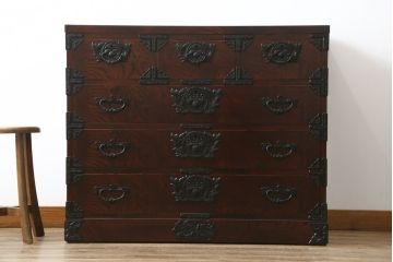 中古　美品!!　岩谷堂箪笥　漆塗り　力強い杢目と重厚感ある金具が魅力の整理箪笥(和たんす、衣装タンス、収納箪笥、引き出し、サイドチェスト、サイドボード)(R-079439)