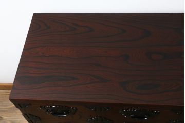 中古　美品!!　岩谷堂箪笥　漆塗り　力強い杢目と重厚感ある金具が魅力の整理箪笥(和たんす、衣装タンス、収納箪笥、引き出し、サイドチェスト、サイドボード)(R-079439)