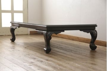 中古　アジア　民芸家具　華やかな螺鈿細工が美しいガラス天板付き座卓(センターテーブル、ローテーブル)(定価約60万円)(R-079440)