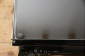 中古　アジア　民芸家具　華やかな螺鈿細工が美しいガラス天板付き座卓(センターテーブル、ローテーブル)(定価約60万円)(R-079440)