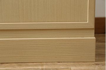 中古　美品　伝統工芸士　東樹義明作　久光刻　繊細な線で表現された可憐な草花の彫刻が魅力的な加茂総桐箪笥(胴厚、総桐たんす、着物箪笥、和たんす、衣装タンス、引き出し)(R-079442)