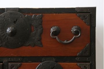 和製アンティーク　前面欅(ケヤキ)材　使い込まれた風合いが味わい深い仙台姫箪笥(仙台箪笥、小箪笥、和たんす、衣装タンス、収納箪笥、整理箪笥、時代箪笥、引き出し)(R-079443)