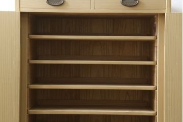 中古　美品　伝統工芸士　東樹義明作　久光刻　可憐な草花の彫刻をあしらった金具が目を引く小振りな加茂総桐箪笥(板盆付き、胴厚、総桐たんす、着物箪笥、和たんす)(R-079444)