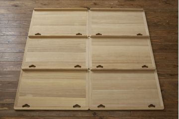 中古　美品　伝統工芸士　東樹義明作　久光刻　可憐な草花の彫刻をあしらった金具が目を引く小振りな加茂総桐箪笥(板盆付き、胴厚、総桐たんす、着物箪笥、和たんす)(R-079444)