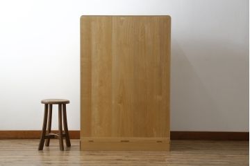 中古　美品　伝統工芸士　東樹義明作　久光刻　可憐な草花の彫刻をあしらった金具が目を引く小振りな加茂総桐箪笥(板盆付き、胴厚、総桐たんす、着物箪笥、和たんす)(R-079444)
