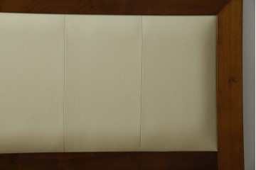 中古　スペイン製　バロッサバレンティ(VARO,S.A. VALENTI)　シモンズ(SIMMONS)　ボックススプリングベッド　ナチュラルモダンデザインでお部屋に取り入れやすいダブルサイズのベッドフレーム　(R-079445)