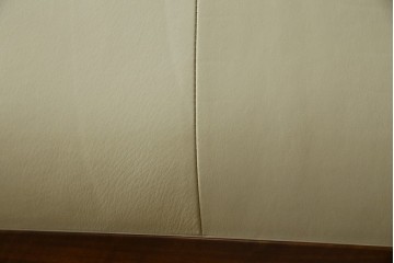 中古　スペイン製　バロッサバレンティ(VARO,S.A. VALENTI)　シモンズ(SIMMONS)　ボックススプリングベッド　ナチュラルモダンデザインでお部屋に取り入れやすいダブルサイズのベッドフレーム　(R-079445)